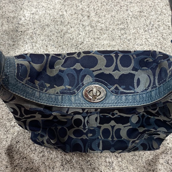 Coach purse - Picture 2 of 4